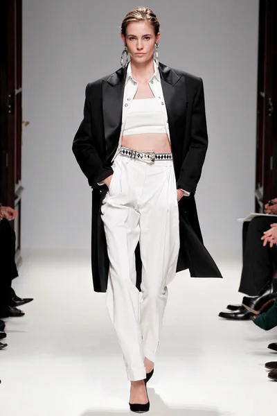 Look 7